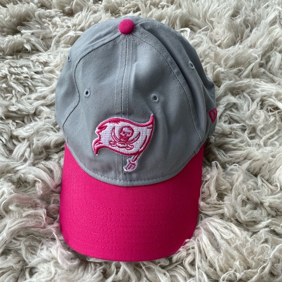 Womens Buccaneers Crucial Catch Hat 
